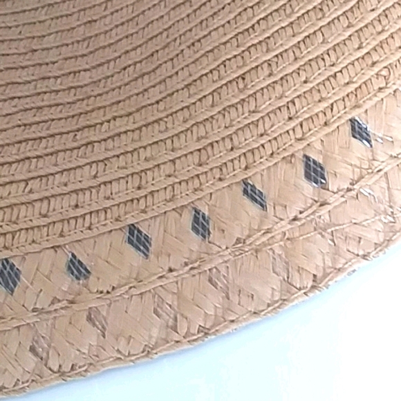 Floppy Round Straw Sun Hat - Picture 5 of 8